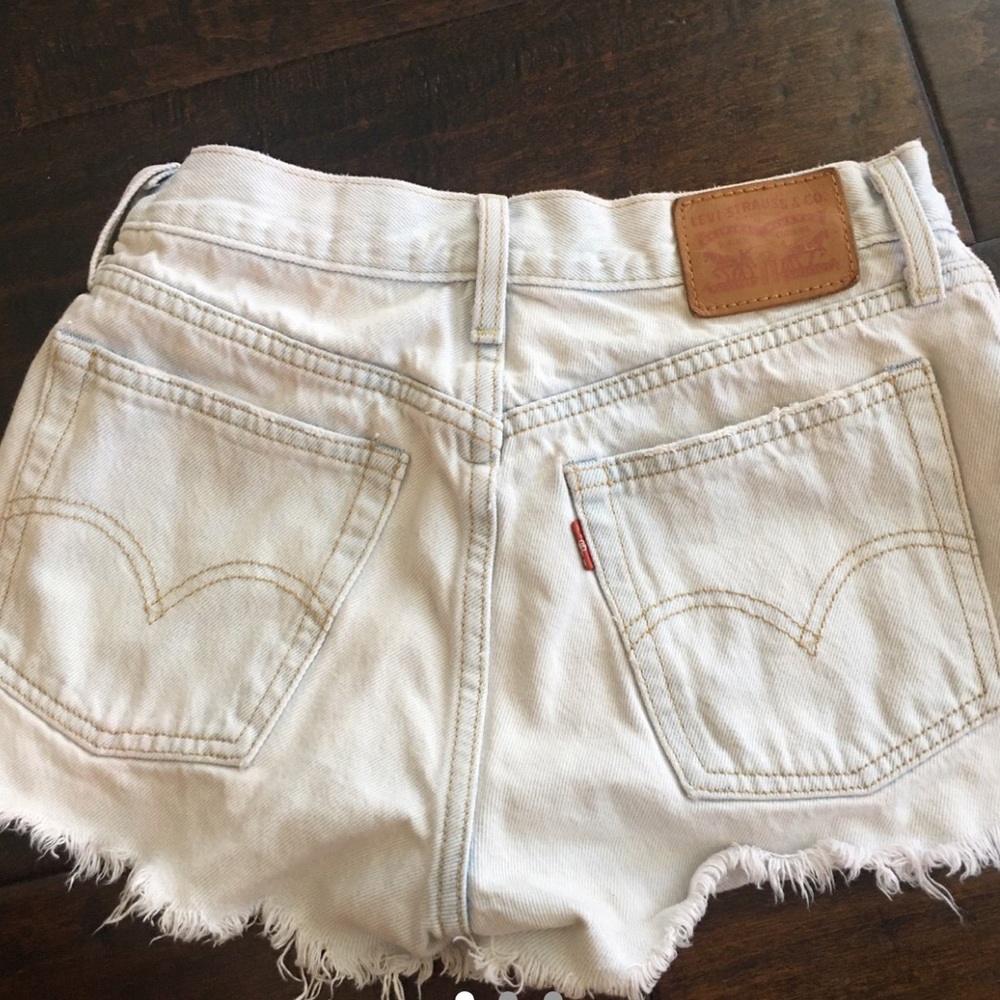 Light blue Levi short shorts
